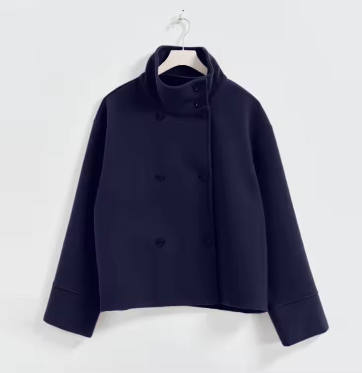 Veste Courte à Col Montant et Boutons Femme