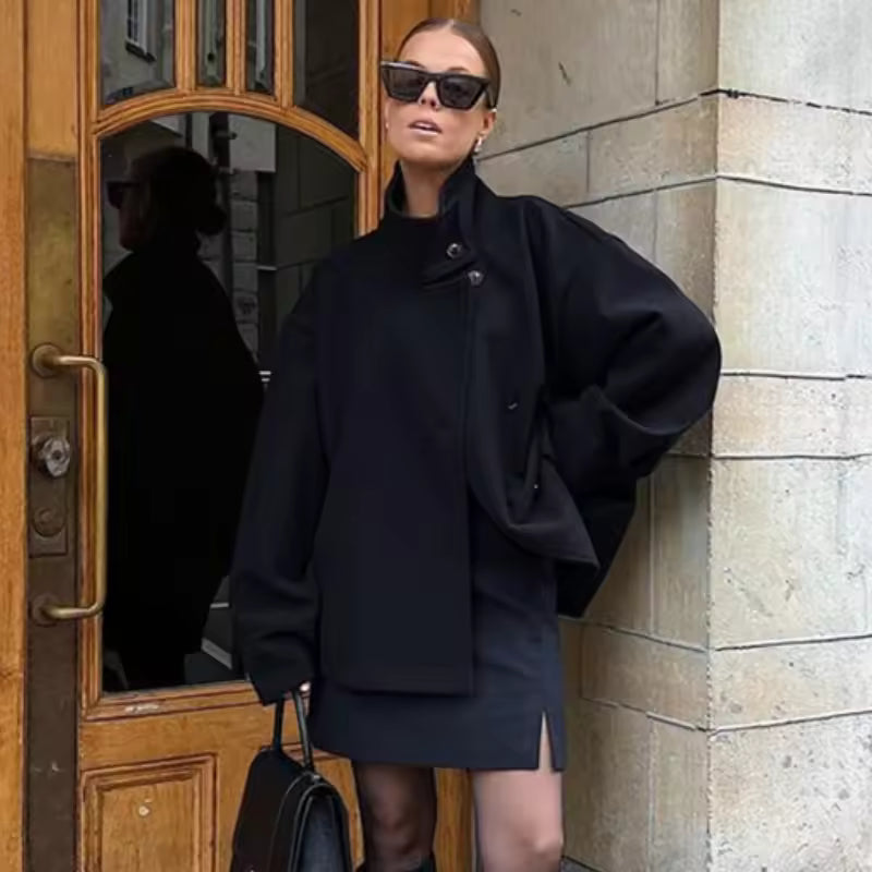 Veste Courte à Col Montant et Boutons Femme