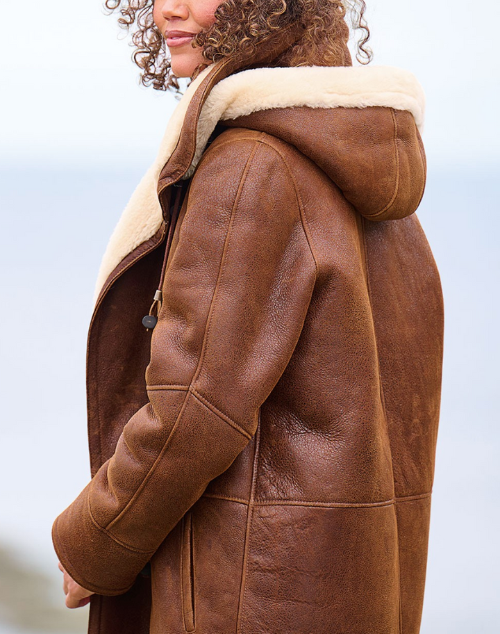Manteau À Capuche Avec Brandebourgs Femme