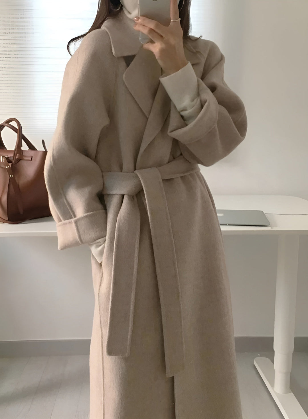 Manteau Long Ceinturé à Revers Femme