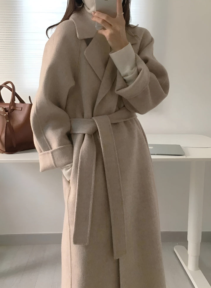 Manteau Long Ceinturé à Revers Femme