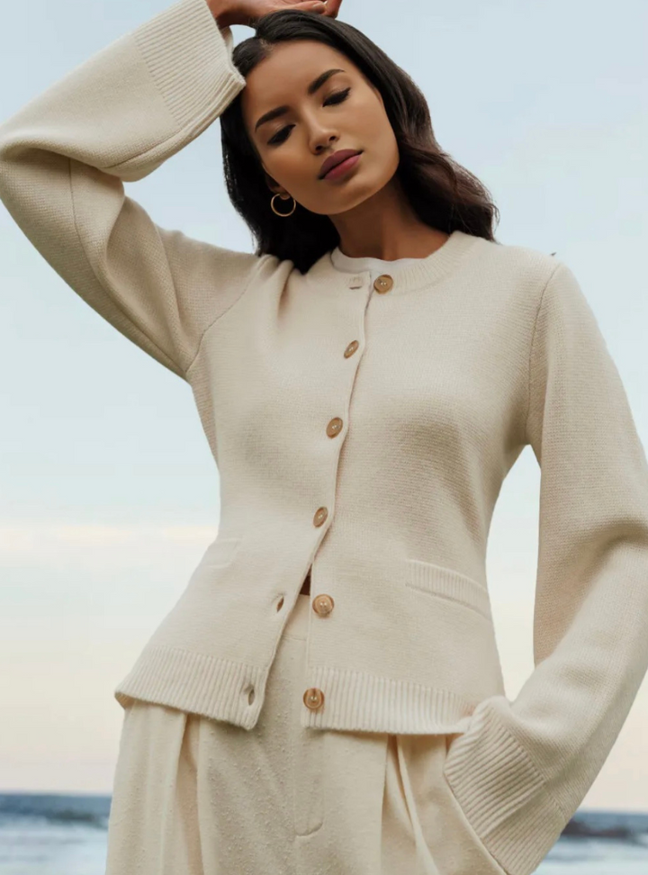 Gilet Boutonné à Col Rond et Poches Femme