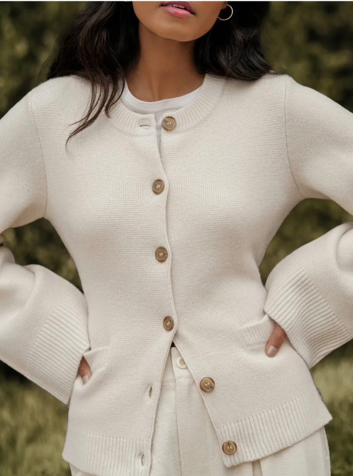 Gilet Boutonné à Col Rond et Poches Femme