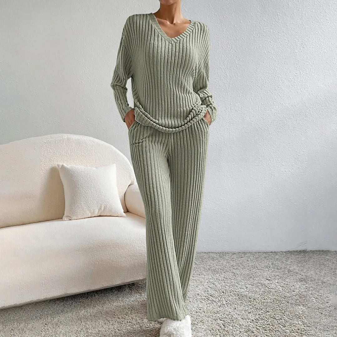 Ensemble Maille Col V et Pantalon Large Femme