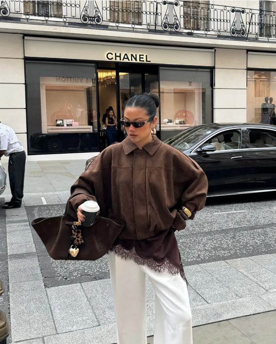 Veste Courte à Col Classique Femme