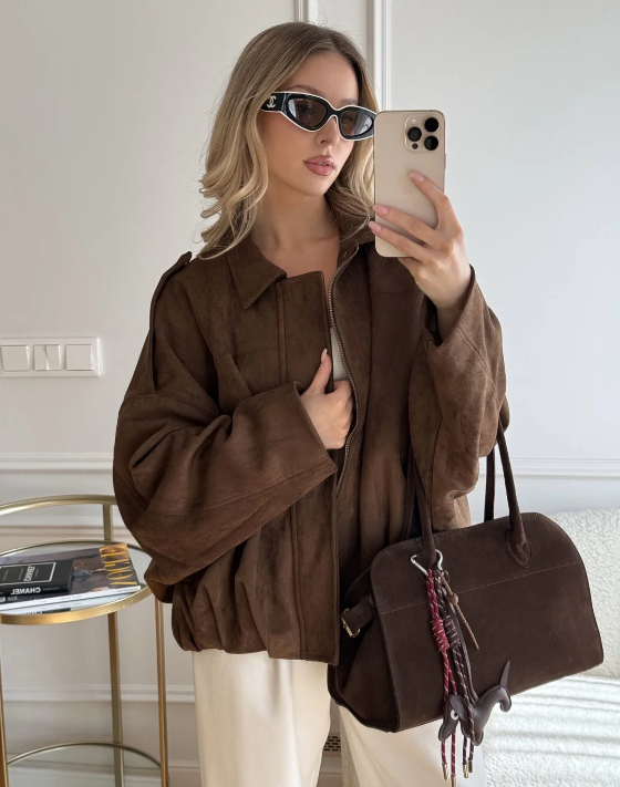 Veste Courte à Col Classique Femme