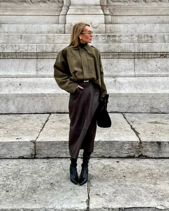Veste Courte à Col Classique Femme