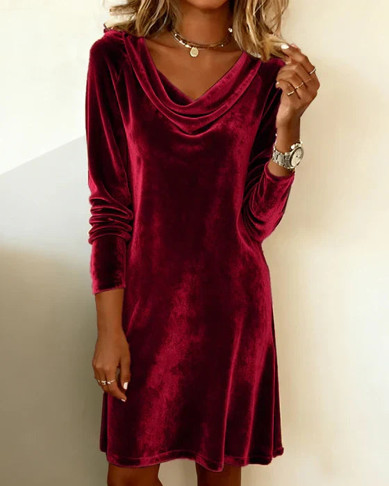Robe Courte Col Bénitier Femme