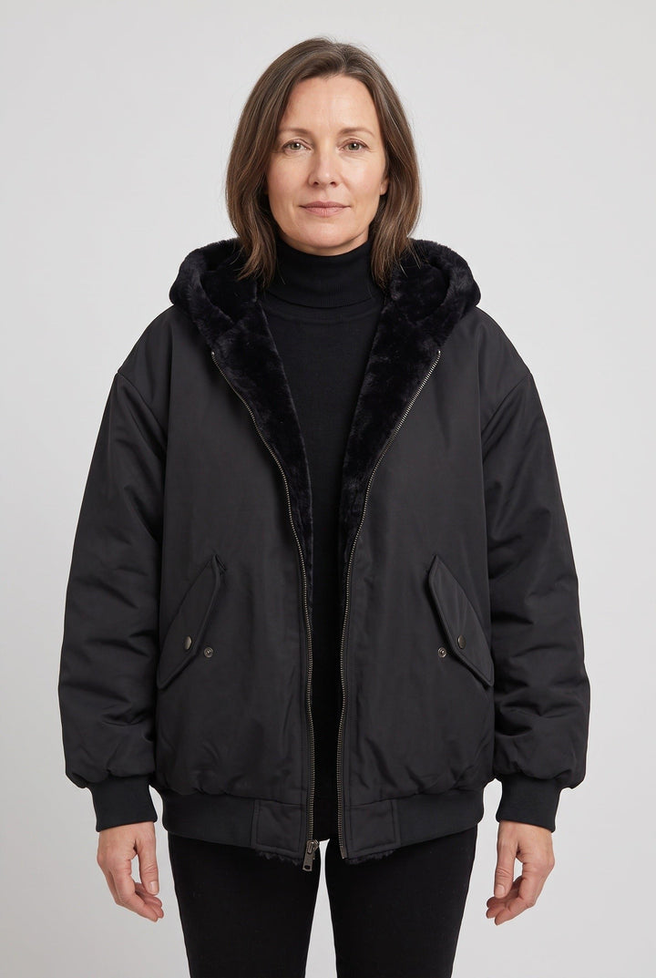 Blouson Court à Capuche Zippée Femme