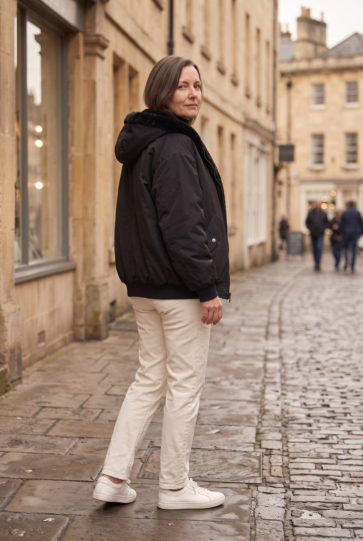 Blouson Court à Capuche Zippée Femme