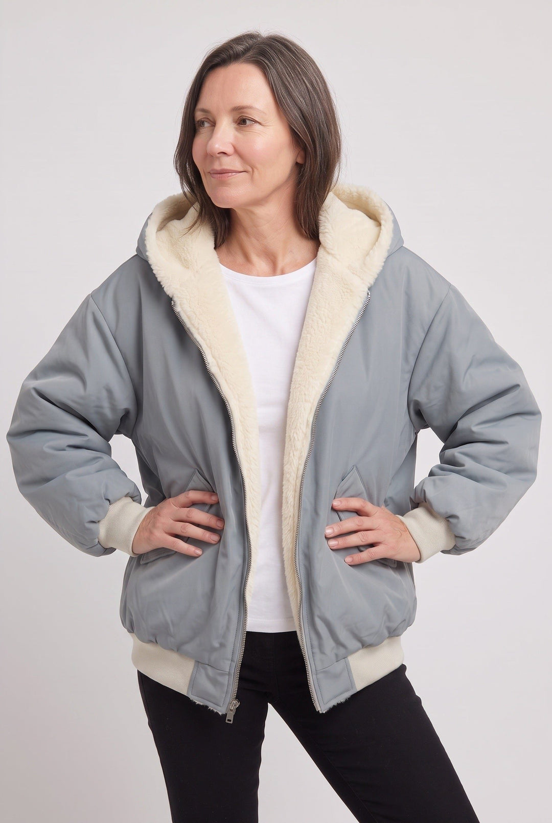 Blouson Court à Capuche Zippée Femme