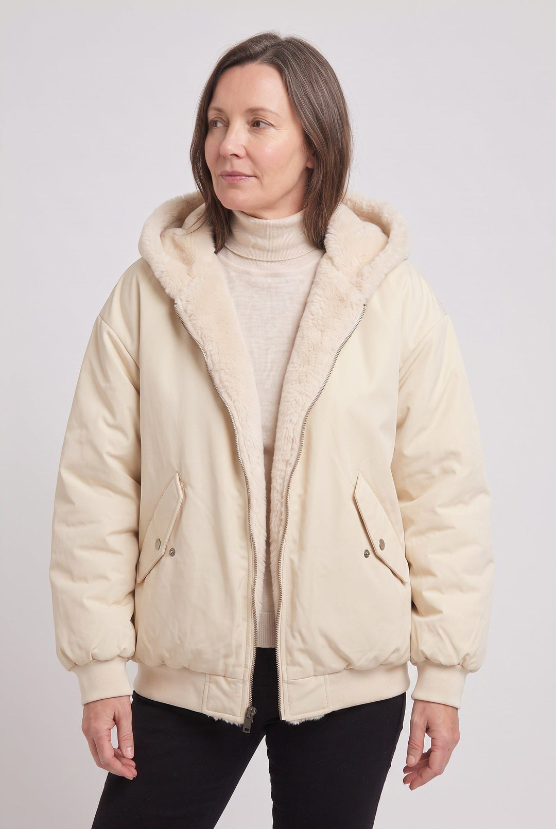 Blouson Court à Capuche Zippée Femme