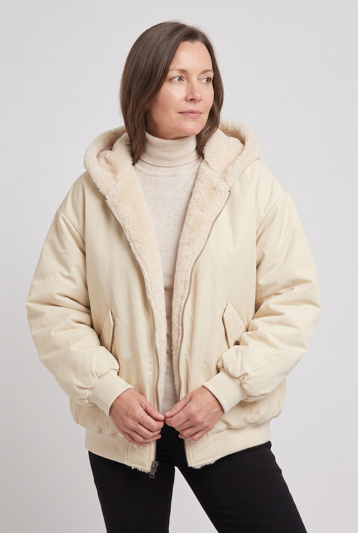 Blouson Court à Capuche Zippée Femme